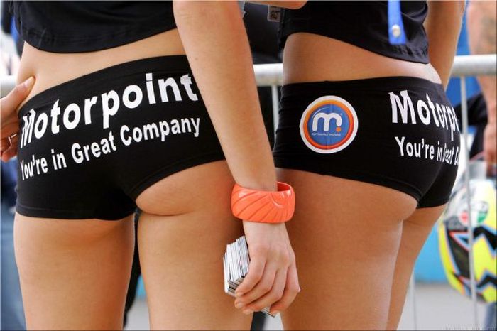 Стройные девушки с гонок F1 (101 фото)