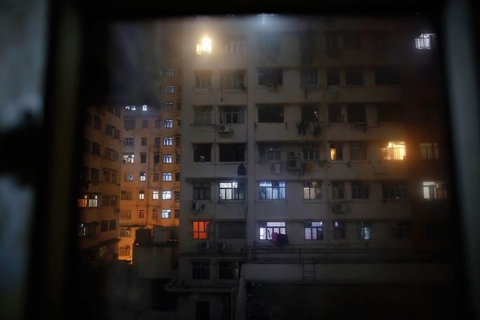 Условия жизни большей половины населения Гонконга (10 фото)
