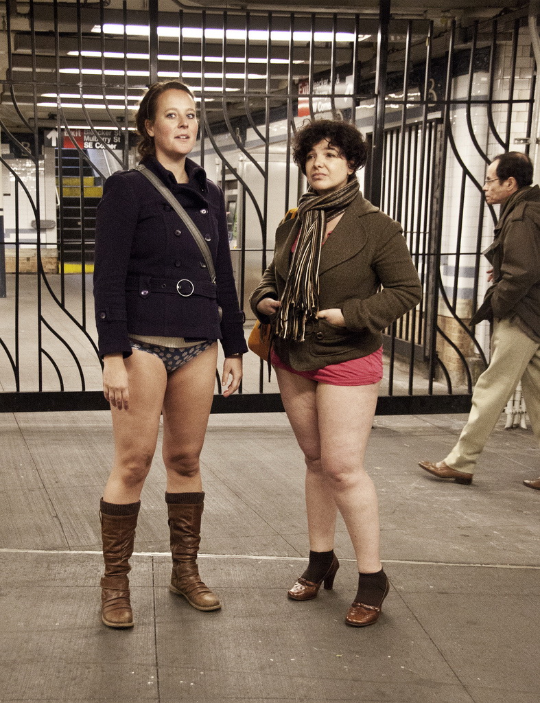 В метро без штанов