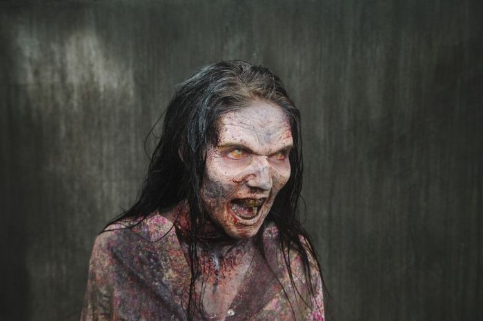 Перевоплощение актеров в зомби из сериала "Ходячие мертвецы" (10 фото)