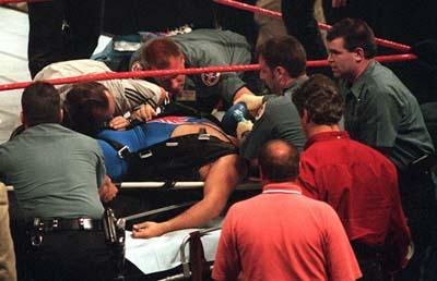 Харт погиб 23 мая 1999 года во время PPV шоу &laquo;Over the Edge&raquo;. Оуэн должен был спустится на ринг в образе Blue Blazerа на тросе. Но что-то пошло не так, и трос оборвался.