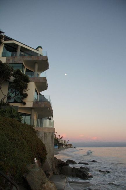Шикарные апартаменты на берегу океана (34 фото)