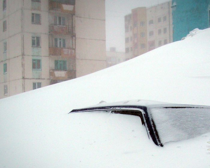 Норильск после аномального снегопада (44 фото)