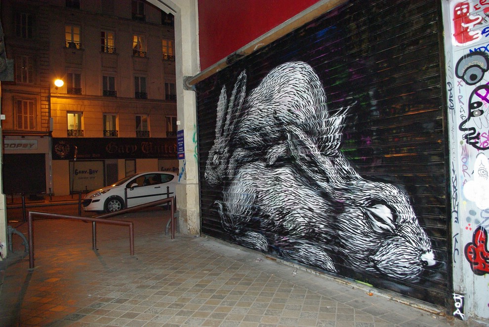 ROA - граффитист из Бельгии, рисующий на стенах огромных черно-белых животных.