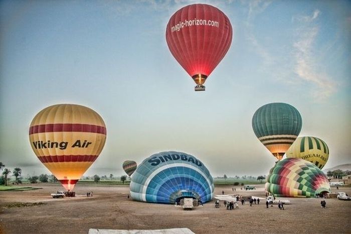Полет на воздушном шаре стал смертельным для туристов (8 фото)