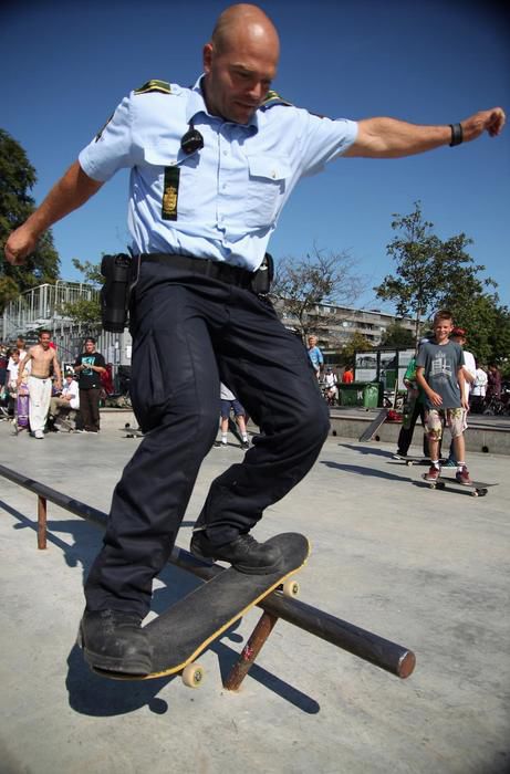 Веселые полицейские с чувством юмора (31 фото)