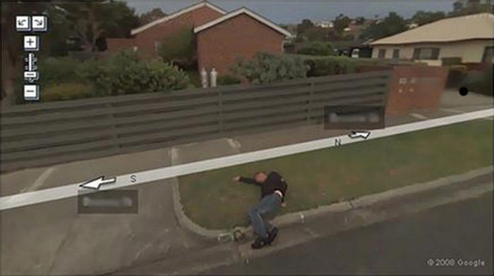 Топ 10 самых крутых фотобомб на Google Street View (10 фото)