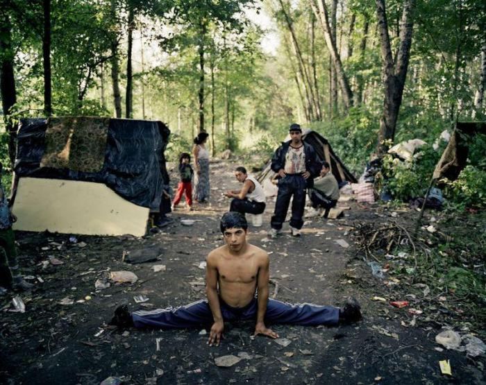 Жизнь в современном цыганском таборе в наши дни (26 фото)