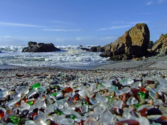 Подборка самых необычных пляжей мира (41 фото)