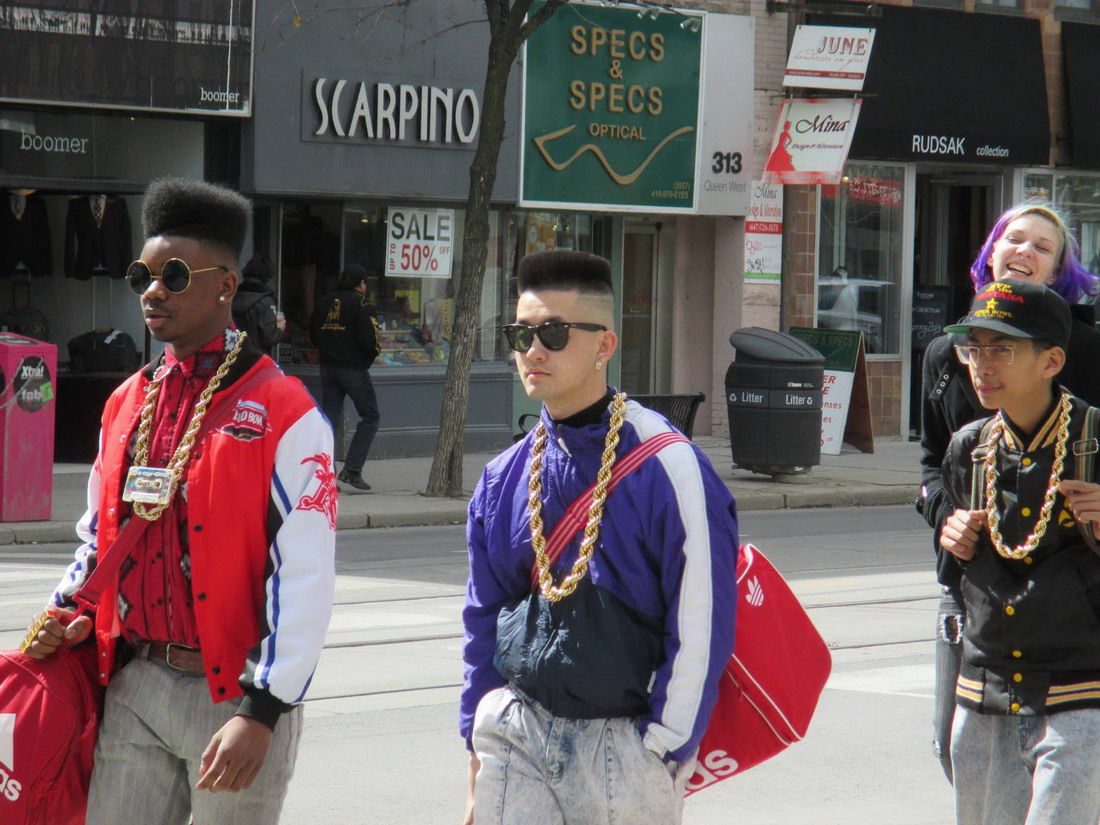 Нелепо одетые модники и модницы ;).