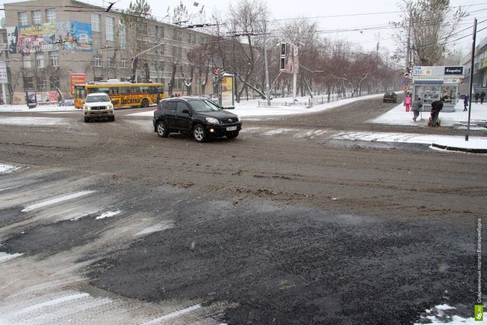 Дорожные службы появляются только с наступлением холодов (94 фото)