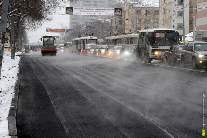Дорожные службы появляются только с наступлением холодов (94 фото)