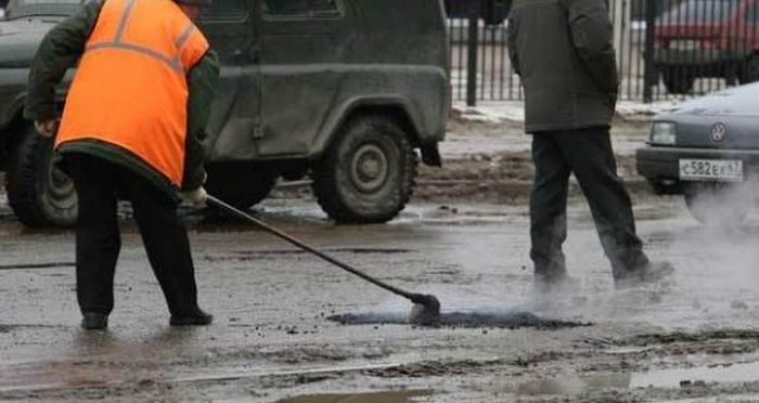 Дорожные службы появляются только с наступлением холодов (94 фото)