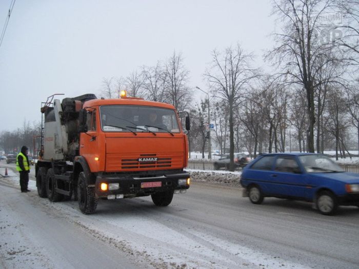 Дорожные службы появляются только с наступлением холодов (94 фото)