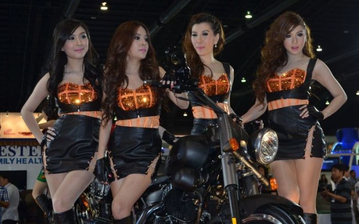 Девушки с автовыставки в Таиланде 2012 (85 фото)