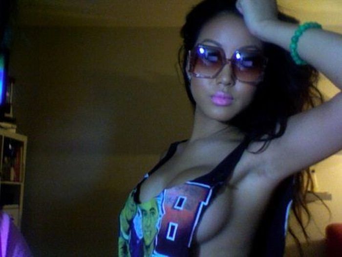 Девушки с внушительным размером груди (39 фото)