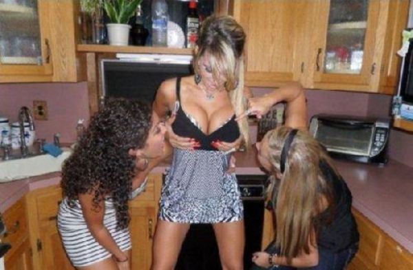 Девушки с внушительным размером груди (39 фото)