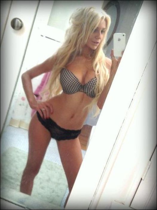 Девушки любят фотографировать себя (46 фото)