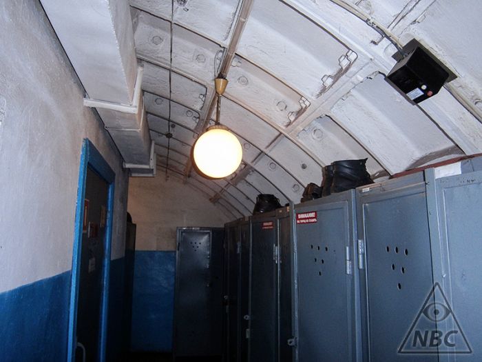 Отлично сохранившийся подземный бункер (36 фото)