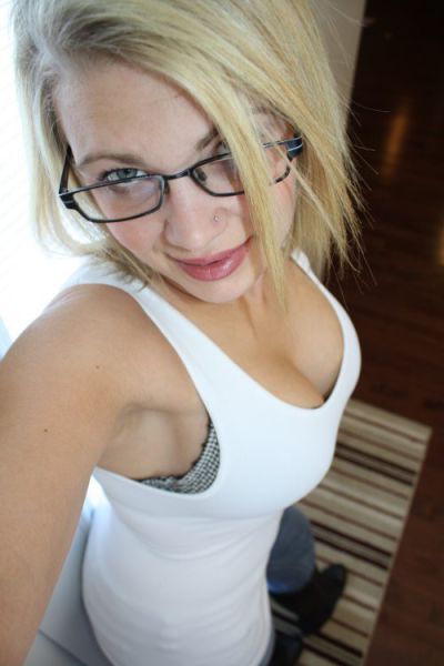 Девушки, которым сложно смотреть в глаза при разговоре (60 фото)